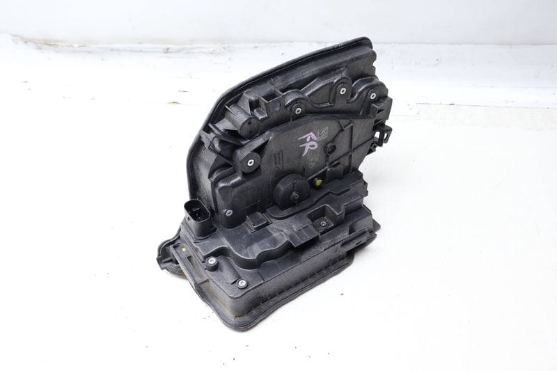 Door Latch / Lock Actuator 51217477688 — Used (SKU 667667)