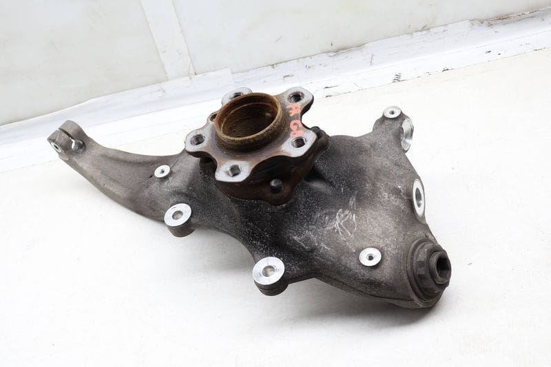 Spindle Knuckle w/ Wheel Bearing 31206884386 — Used (SKU 668010)