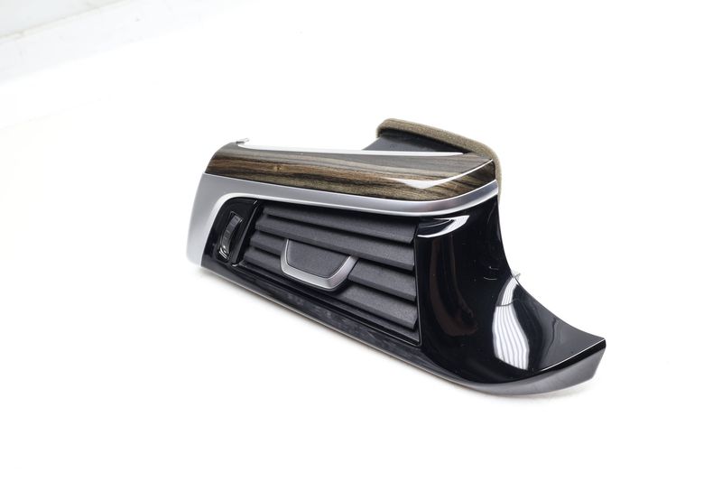 Dash Air Vent 64229329545 — Used (SKU 667637)