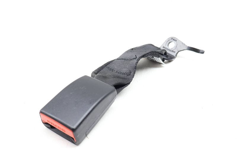 Center Seat Buckle / Receiver 72117412785 — Used (SKU 667655)