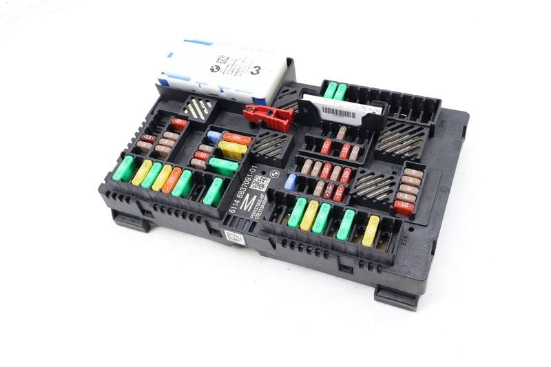 Power Distribution / Fuse Box 61146837091 — Used (SKU 667739)