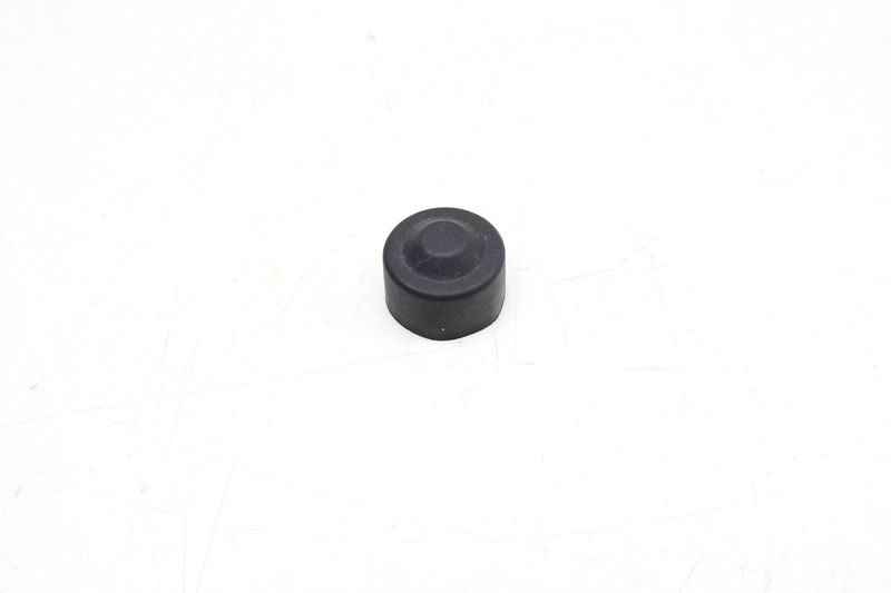 Windshield Wiper Arm Cap 52108119867 — Used (SKU 667939)