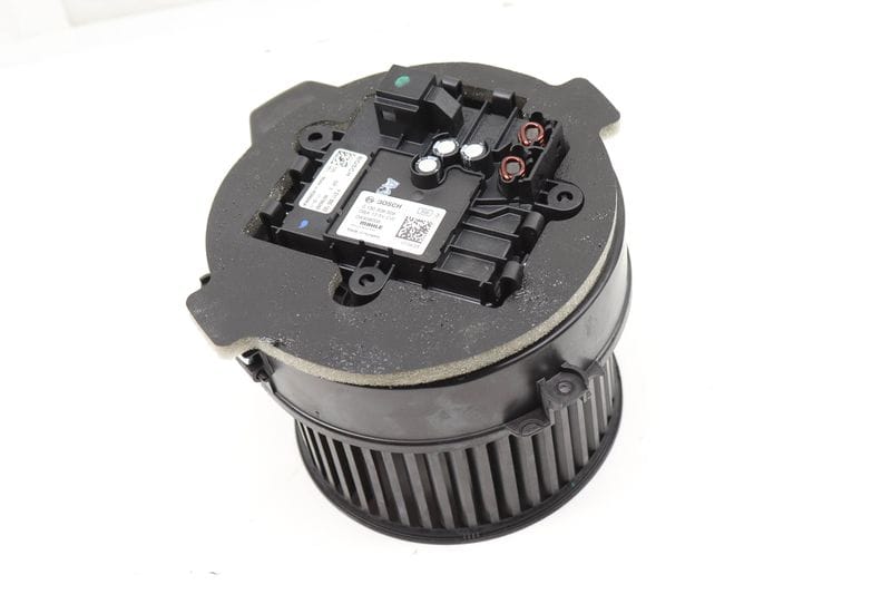 Blower Motor / Fan 64116836881 — Used (SKU 585401)