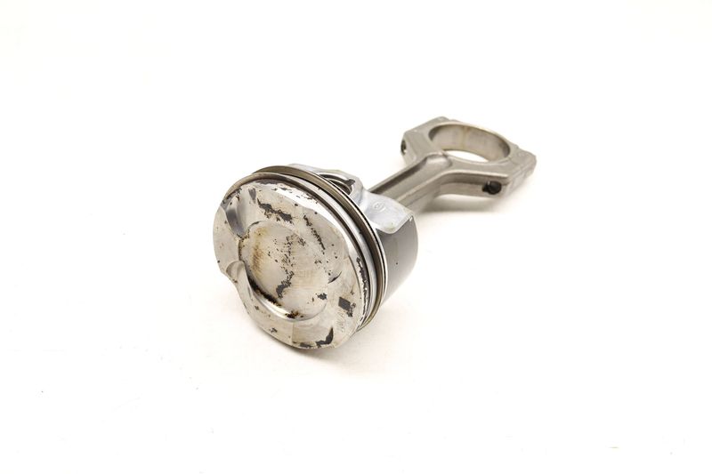 Piston w/ Connecting Rod 11257846333 — Used (SKU 516210)