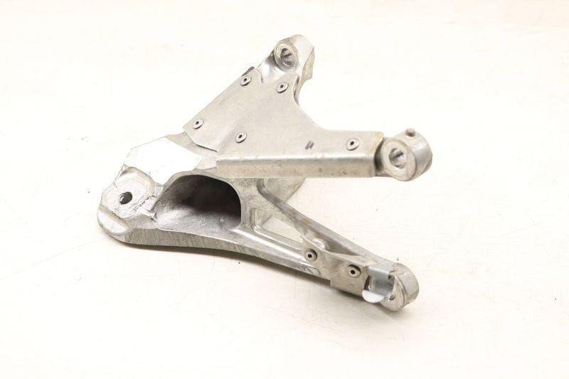 Engine / Motor Mount Bracket 22112284204 — Used (SKU 515652)