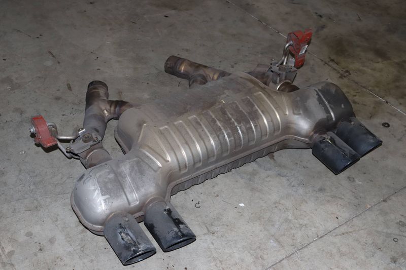 Exhaust Muffler 18307854736 — Used (SKU 538757)