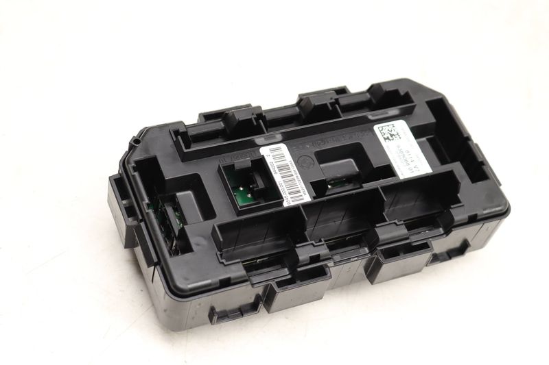 Power Distribution / Fuse Box 61149389068 — Used (SKU 538751)