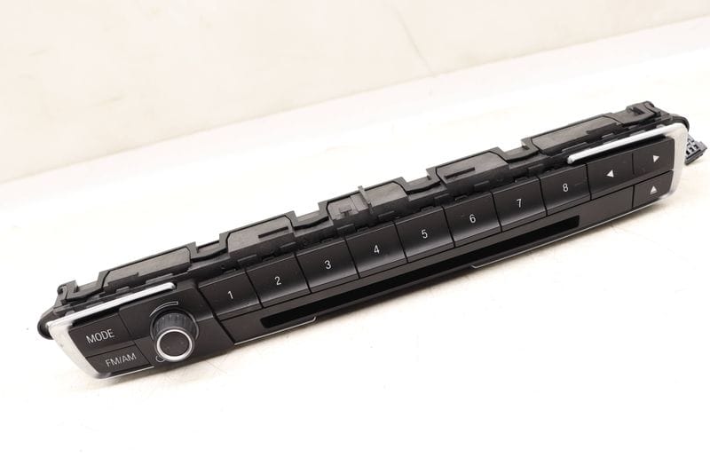 Radio / Stereo Unit 61316832881 — Used (SKU 538370)