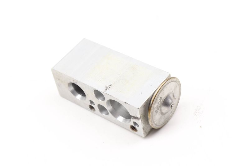 AC Expansion Valve 64116845415 — Used (SKU 580968)