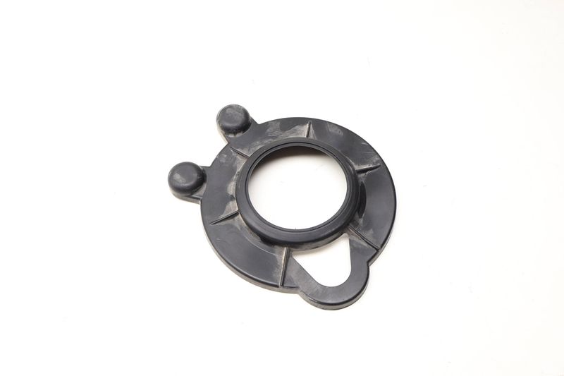 Upper Coil Spring Plate / Cover 31306872562 — Used (SKU 619352)