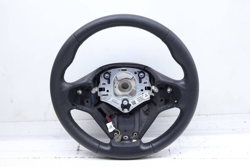 3-SPOKE Leather Sport Steering Wheel (HEATED) 32306879930 — Used (SKU 707142)