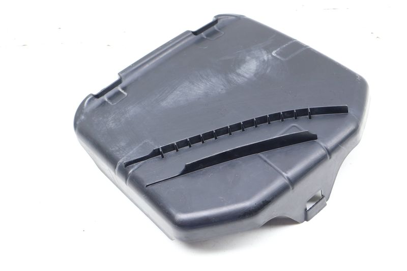 Cabin Air Filter Housing Cover 64319184010 — Used (SKU 707242)