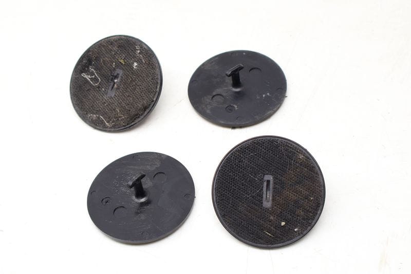 Carpet Floor Mat Fastener / Mount Set (4) 07149166608 — Used (SKU 707058)