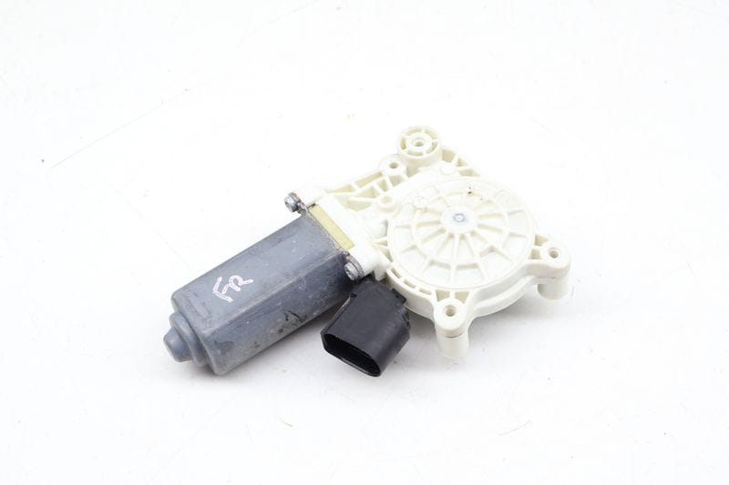 Window Lifter Motor 67627322748 — Used (SKU 707225)