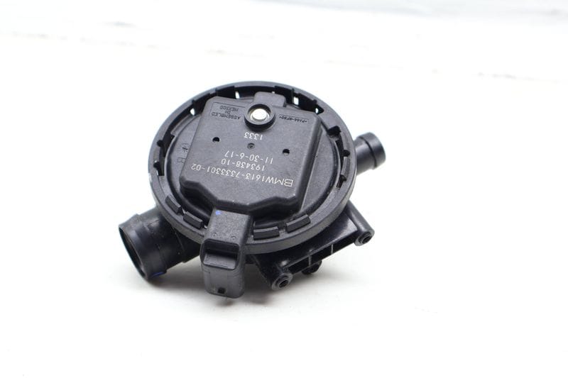 Leak Detection Pressure Switch / Sensor 16137333301 — Used (SKU 707263)