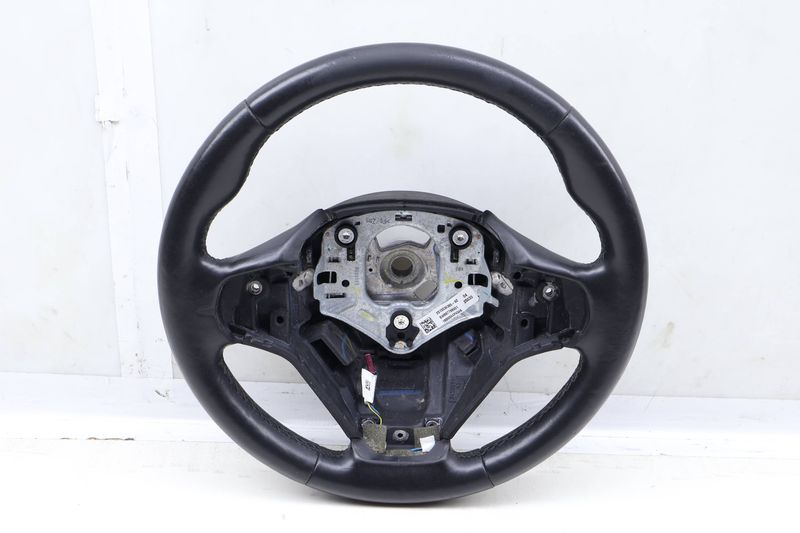 3-SPOKE Leather Sport Steering Wheel 32306877872 — Used (SKU 630806)