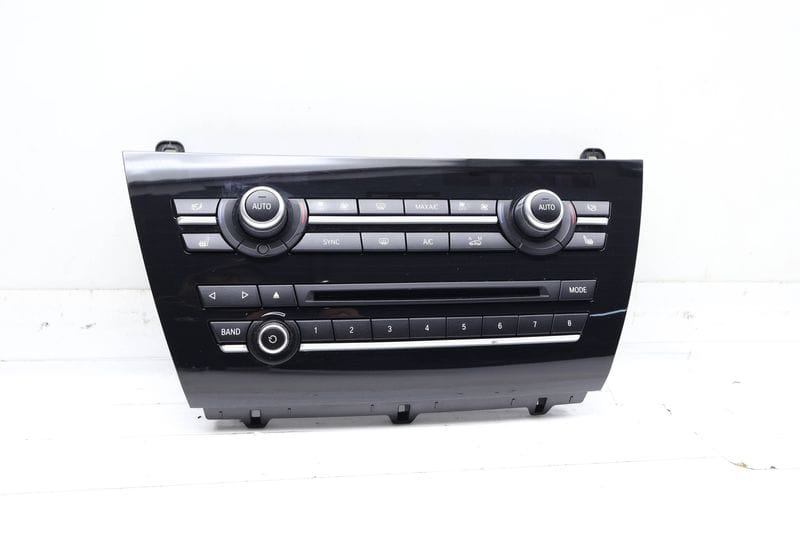 AC Climate Control / Stereo / Radio Unit 64116831943 — Used (SKU 735412)