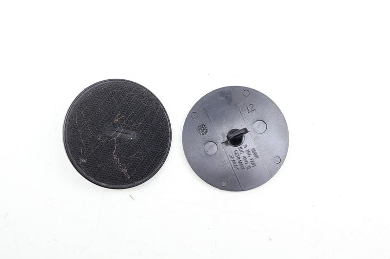 Carpet Floor Mat Fastener / Mount Set (2) 07149166608 — Used (SKU 710308)