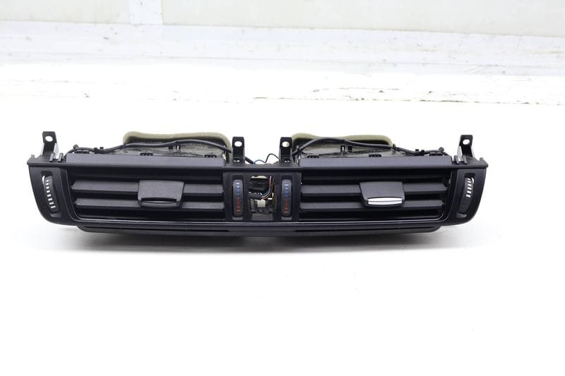 Dash Center Air Vent 64229252648 — Used (SKU 710402)
