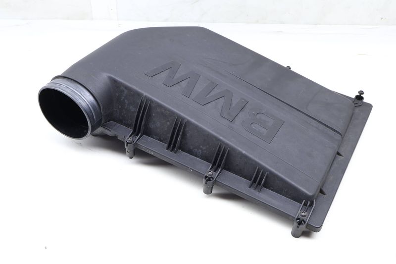 Engine Air Filter Housing / Box (UPPER) 13717583713 — Used (SKU 631008)