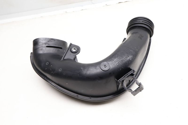 Engine Air Intake Duct 13718614548 — Used (SKU 620556)