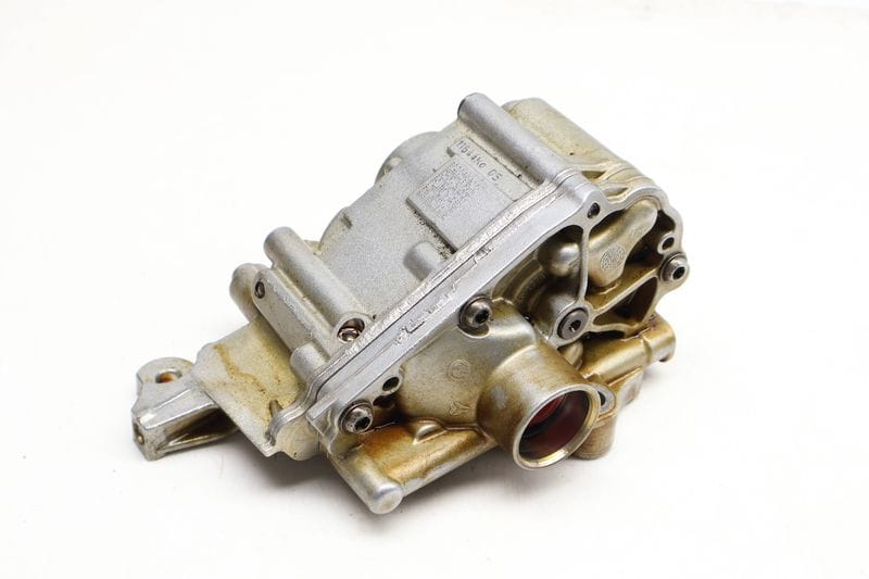 Engine Oil Pump 11417613549 — Used (SKU 630998)