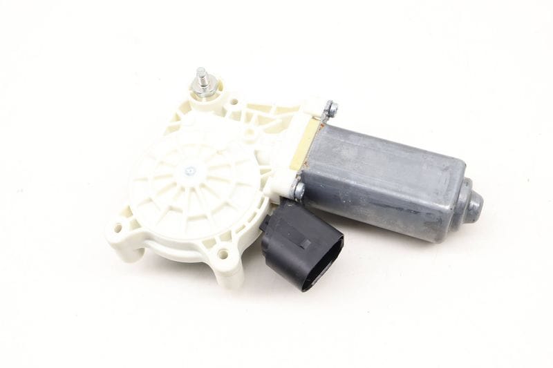 Window Lifter Motor 67627322747 — Used (SKU 620419)