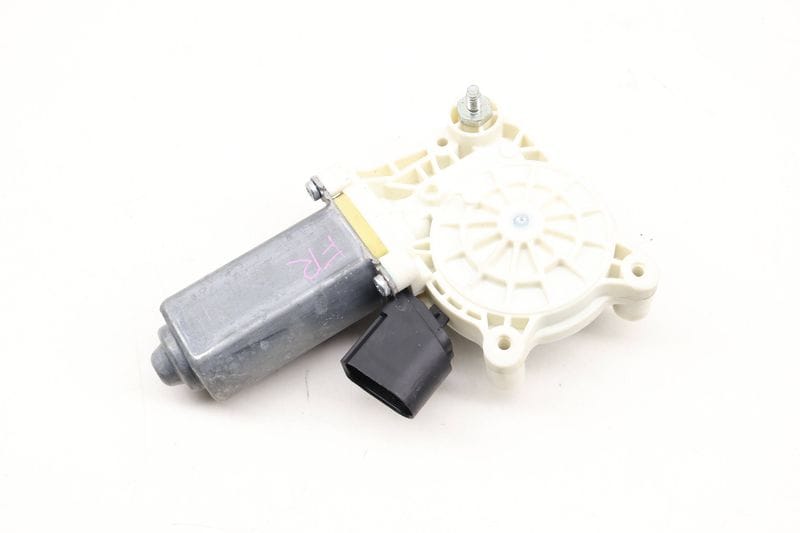 Window Lifter Motor 67627322748 — Used (SKU 620418)