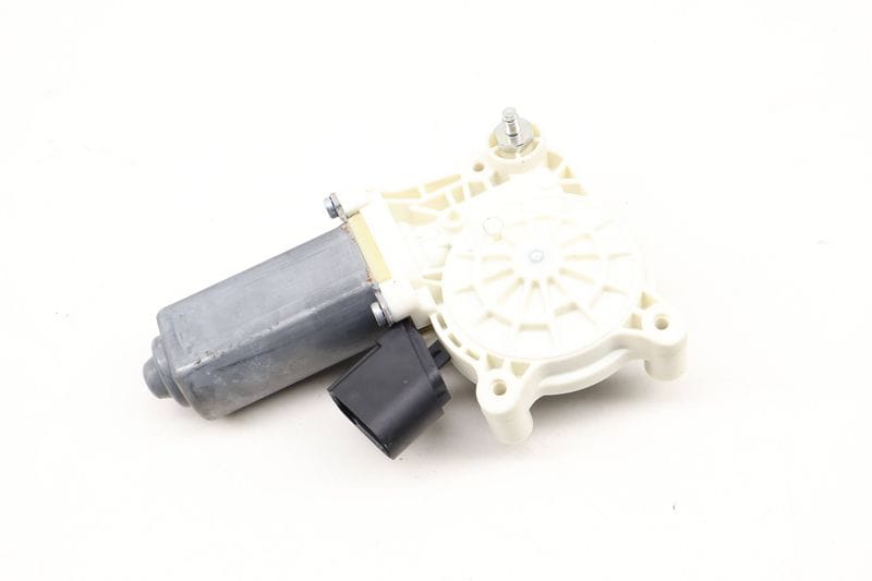 Window Lifter Motor 67627322748 — Used (SKU 620420)