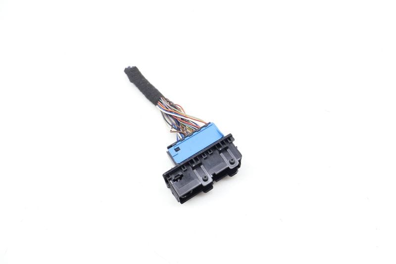 Door Wiring Harness Connector / Pigtail 9221027 — Used (SKU 710243)