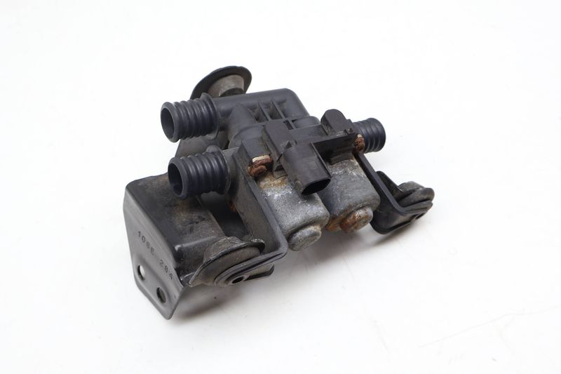 Heater / Water Control Valve 64116910544 — Used (SKU 710362)
