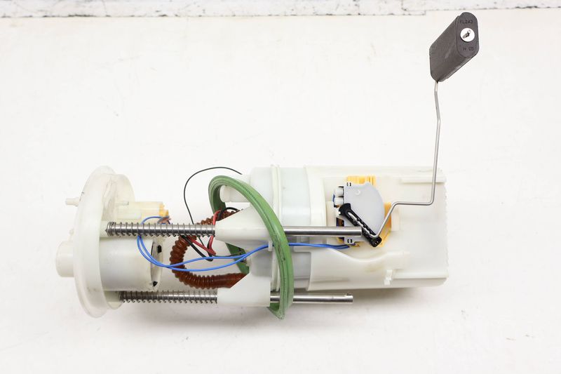 IN-Tank Fuel Pump Assembly 16117403906 — Used (SKU 710561)