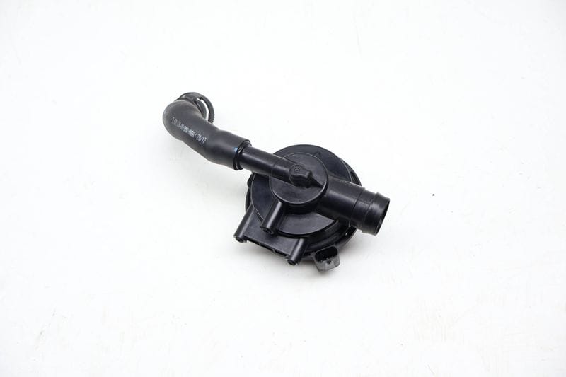 Leak Detection Pressure Switch / Sensor 16137333301 — Used (SKU 710647)