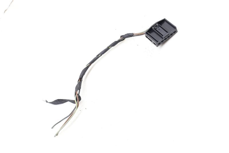 Outer Tail Light / Lamp Wiring Harness Connector / Pigtail — Used (SKU 630819)