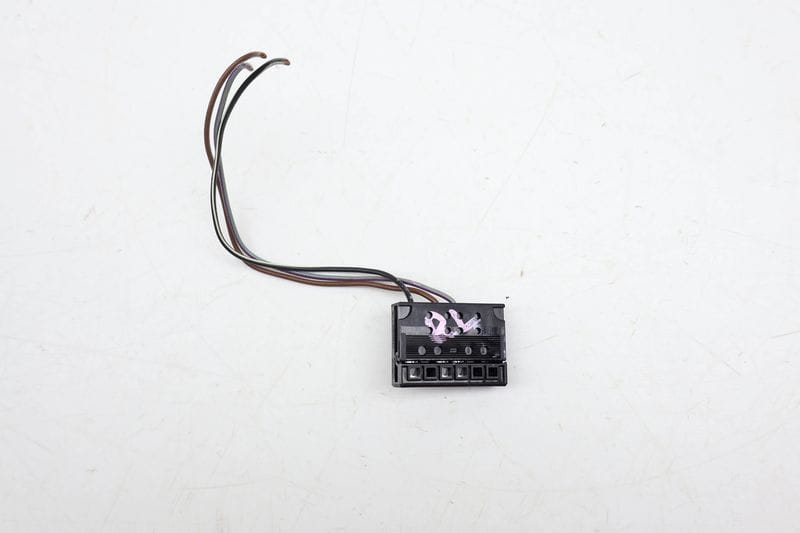 Outer Tail Light Wiring Harness Connector / Pigtail 6984754 — Used (SKU 710431)