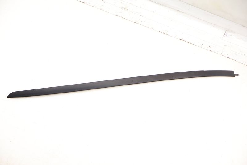 Windshield Trim 51317462205 — Used (SKU 710407)