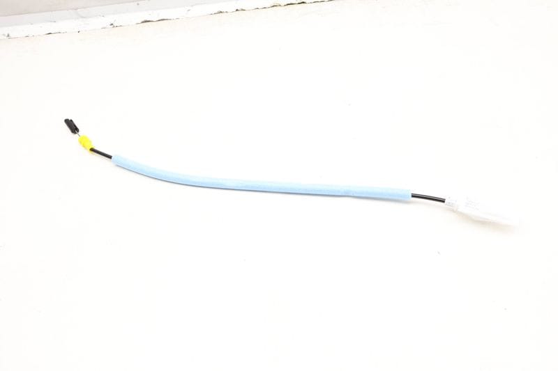 Interior Door Handle Release / Bowden Cable 51227293622 — Used (SKU 620397)