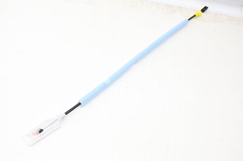 Interior Door Handle Release / Bowden Cable 51227293622 — Used (SKU 630802)