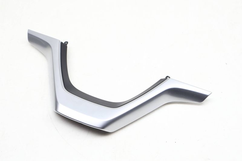 Steering Wheel Trim / Cover 32306868772 — Used (SKU 630891)