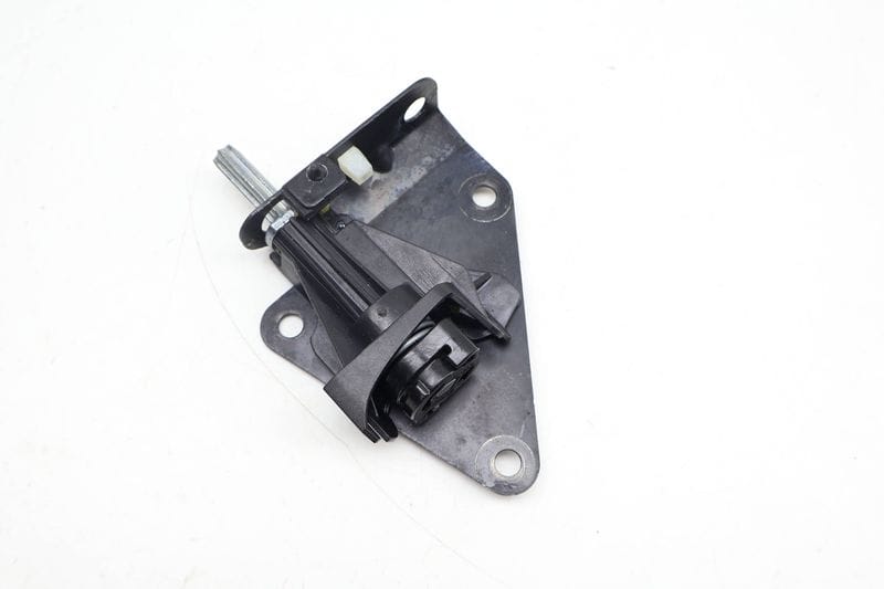 Trunk Hatch Latch / Lock 51247162149 — Used (SKU 710350)