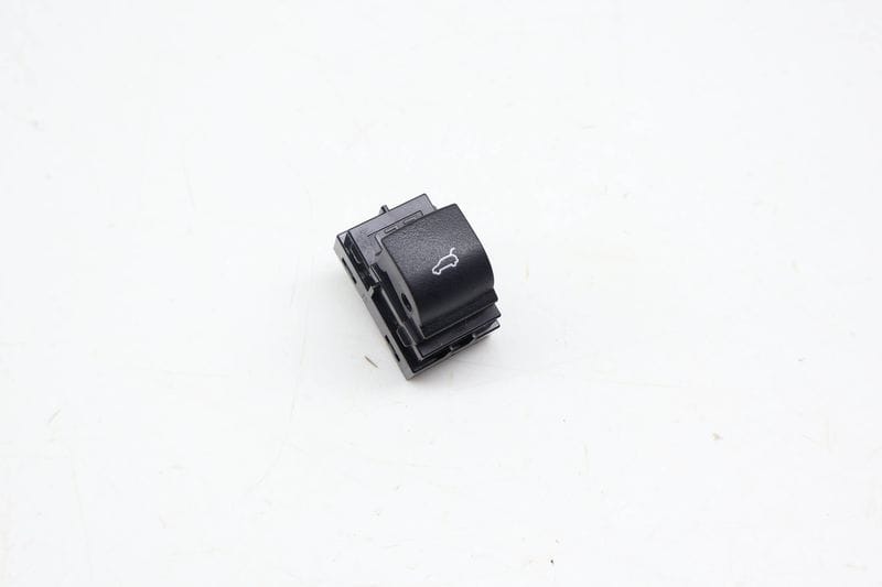 Trunk / Hatch Release Switch 61319318704 — Used (SKU 710284)