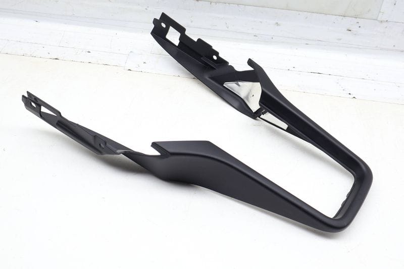 Center Console Trim / Panel 7P5864375 — Used (SKU 707878)