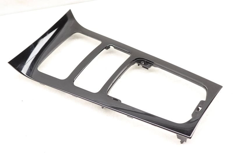 Center Console Trim Panel 7P5863324F — Used (SKU 509965)