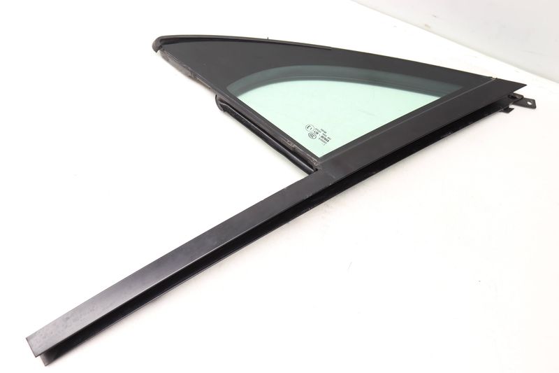 Door Quarter Window Glass / Seal 7P0845113D — Used (SKU 510038)