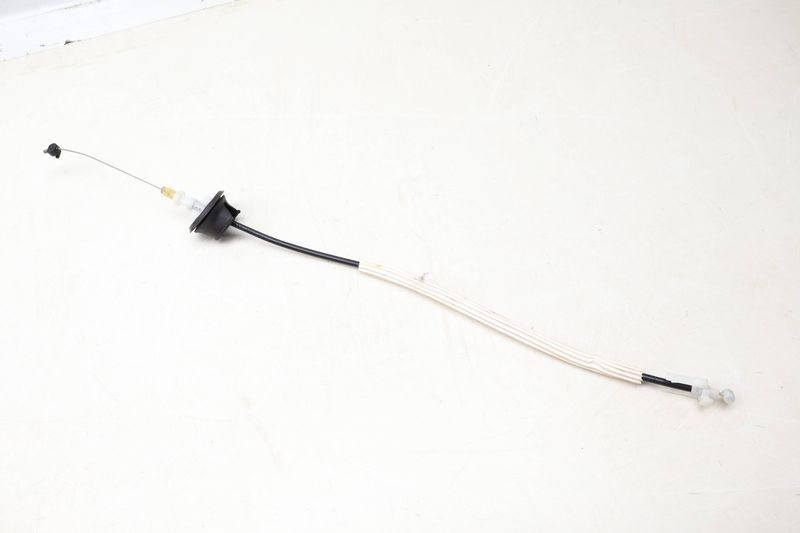 Door Handle Release / Bowden Cable 7P5837085A — Used (SKU 652928)