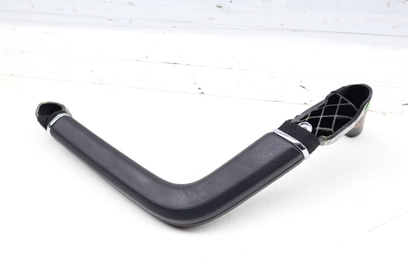 Door Panel Pull / Grab Handle 7P5867161 — Used (SKU 707879)