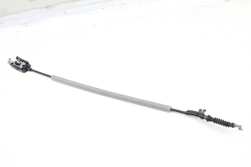 Exterior Door Handle Release / Bowden Cable 7P0837017 — Used (SKU 652922)