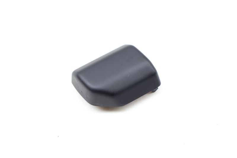 Door Panel Pull / Grab Handle Trim Cover 7P5867394A — Used (SKU 708126)
