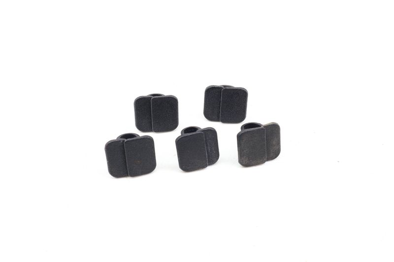 Hood Insulation / Sound Blanket Clip Set (5) 1T0863727 — Used (SKU 652891)