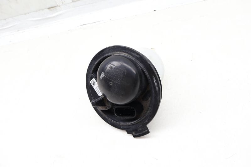 Fuel Flange / Filter 7P0919679 — Used (SKU 653084)